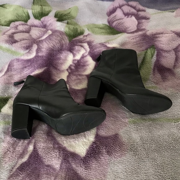 Christian Soriano Heeled Ankle Boots - Picture 10 of 10